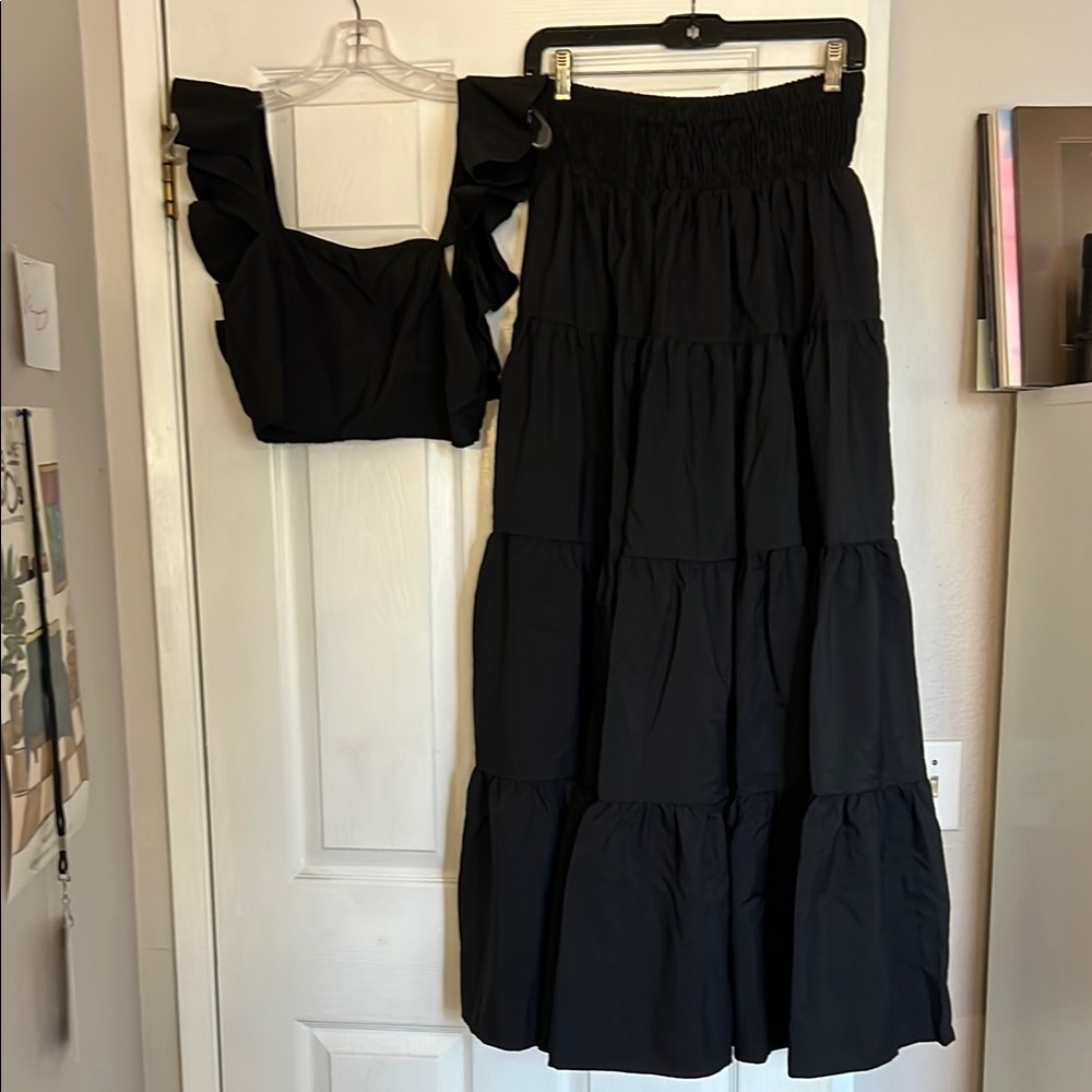 Elegant Black Tiered Skirt